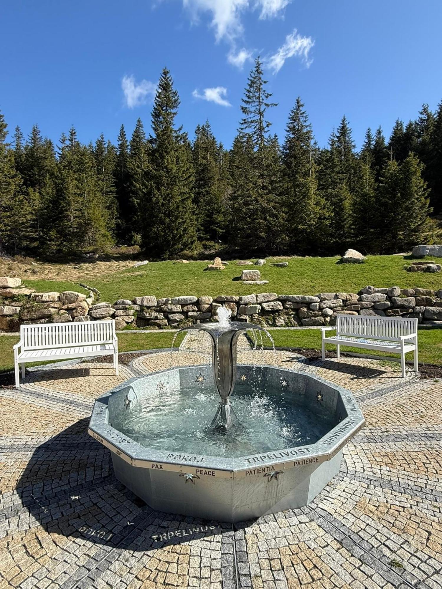 Erlebachova Bouda, Hotel - Resort Svaty Frantisek Spindleruv Mlyn Exterior photo